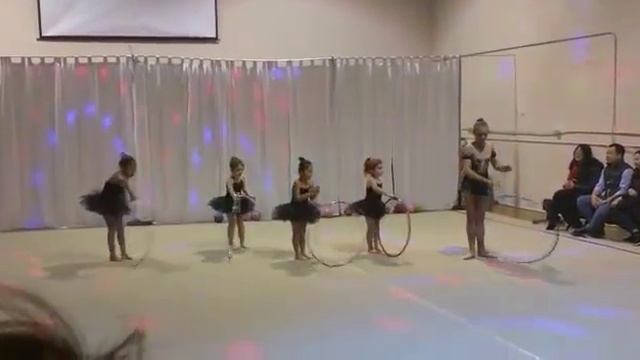 Анюта Суренянц. Художественная гимнастика смотреть онлайн