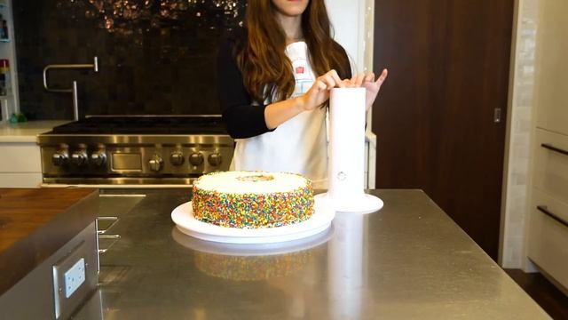 Подставка под торт с сюрпризом Surprise Cake смотреть онлайн