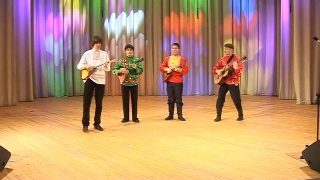 Ансамбль Балалаечники - Мохнатый шмель смотреть онлайн
