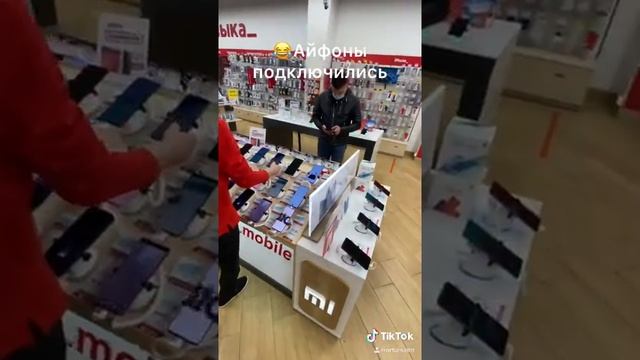 Поставил будильники на все телефоны в М-видео ? смотреть онлайн