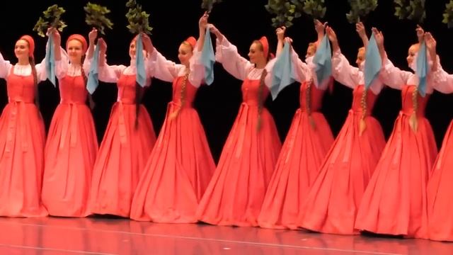 Amazing Russian Floating Folk Dance "Birch Tree / Beryozka" смотреть онлайн