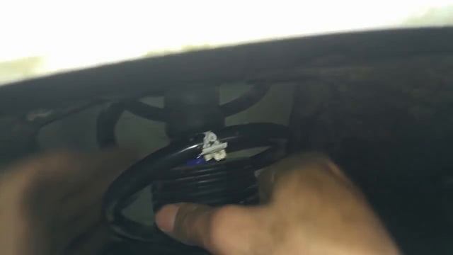 Замена пыльников-отбойников передних амортизаторов без снятия стойки. Повторять опасно!? смотреть онлайн