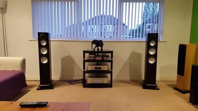 Monitor Audio Silver 8 with Marantz PM8005/SA8005 смотреть онлайн