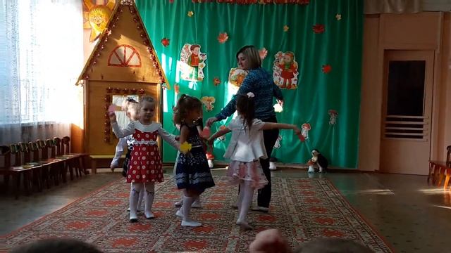 "Танец с осенними листьями" смотреть онлайн