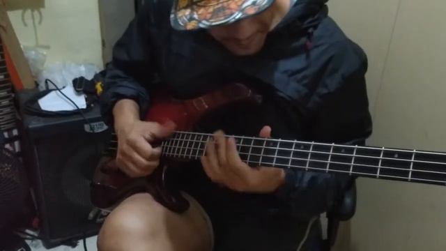Vendo essa linda relíquia Baixo Washburn U.S.A raríssimo de encontrar. смотреть онлайн