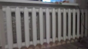 Чем Приклеить Тепло отражатель за Батарею. БЕЗ СЛОВ! Фольга за радиатором