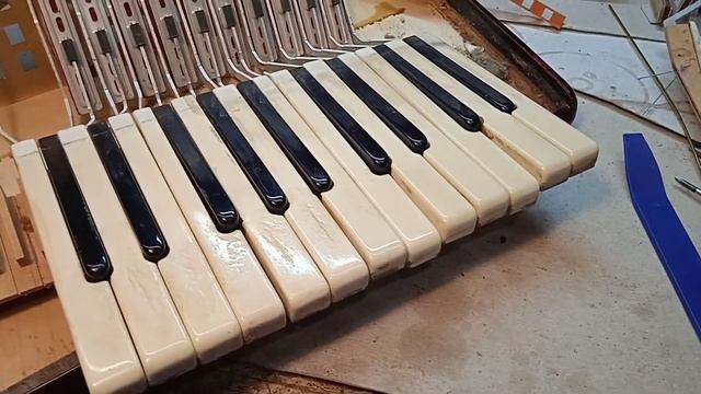 Ремонт аккордеона Weltmeister. Полная версия смотреть онлайн