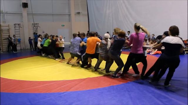 Часть 2. Эстафета для родителей эртильских борцов (03.11.2016) смотреть онлайн