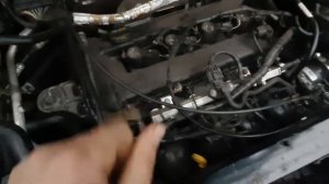 Mazda Tribute Ford Maverik 2004 с двигателем 2.3 L3-VE что стучит?