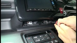 17. Снятие аудиосистемы Honda Stepwgn RP