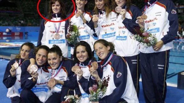 ANDREA FUENTES rescata a ANITA ÁLVAREZ 🏊♀️