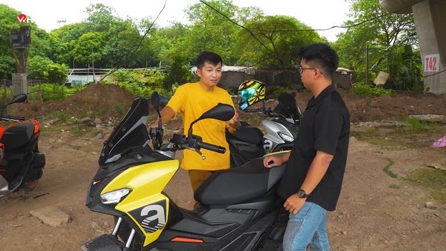 Aprilia SR GT 200 - Xe đua Ý trong hình hài Scooter ADV | Whatcar.vn смотреть онлайн