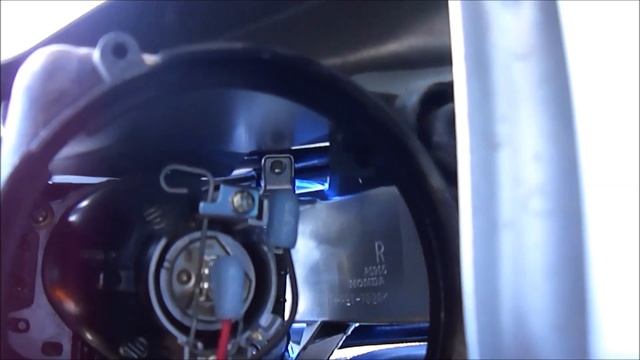 Замена галогенной лампы ближнего света фар на Хонда Аккорд 7. смотреть онлайн