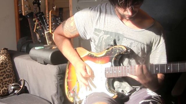 Layla - Eric Clapton (Fender Stratocaster Made In USA) смотреть онлайн