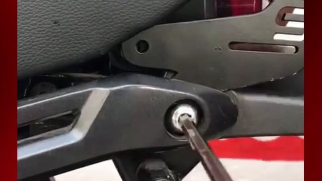 Honda CB 350 RS Adjustable Back Rest- Installation Video смотреть онлайн