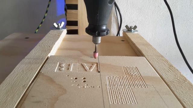The Cheapest DIY CNC Machine - JAVA + Arduino смотреть онлайн