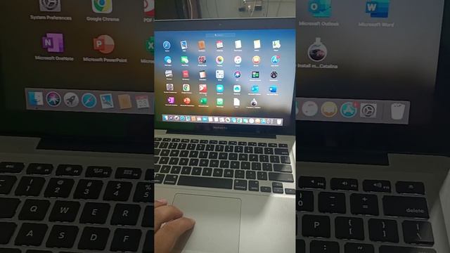 Apple MacBook pro 2012 with softwares. смотреть онлайн