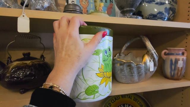 RARE KITSCH FOUND! Small Town Antique Mall Shopping TWO STATE Tour! смотреть онлайн