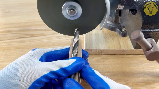 Razor Sharp! Sharpen Drill Bit in 2 Minutes With This Method смотреть онлайн