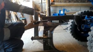 Оригинальный оборотный плуг.