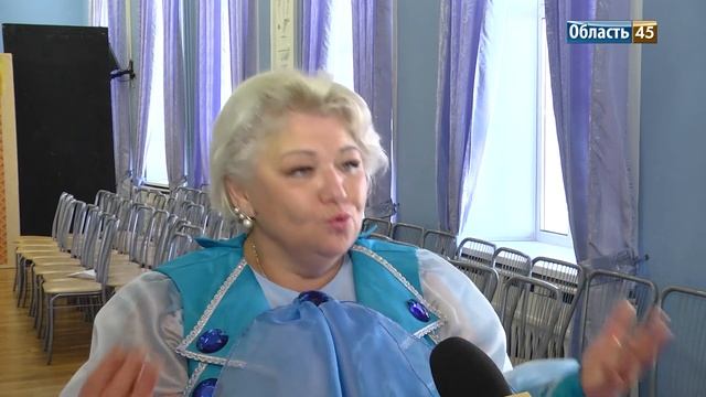 В курганском театре спасают королевну от дракона смотреть онлайн