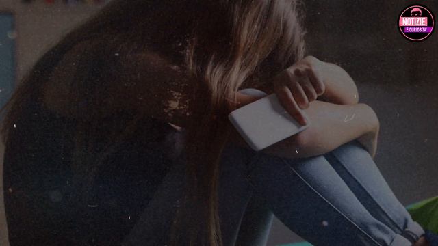 Si getta nel fiume per scappare alla polizia e muore annegato, ma l’amica accusa: “lo hanno spinto” смотреть онлайн