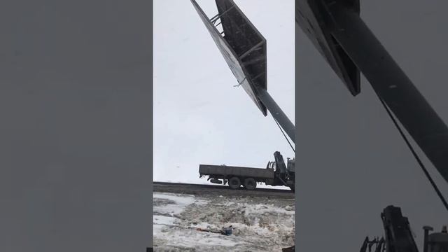 Установка рекламного щита , в не погодные условия смотреть онлайн