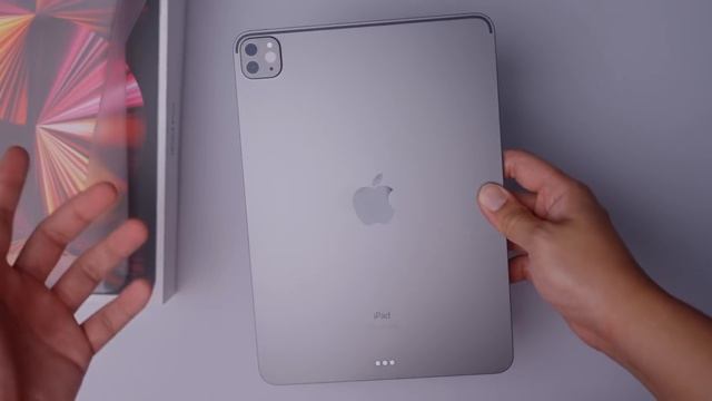 Unboxing iPad Pro 2021 with Apple M1 Chip Indonesia смотреть онлайн