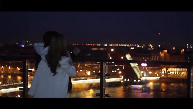 Предложение на крыше во время дождя смотреть онлайн