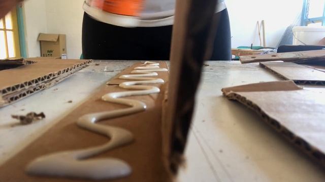 MAKING A HUMAN BODY OUT OF CARDBOARD смотреть онлайн
