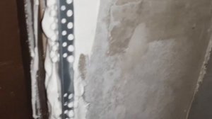 Крепление малярных уголков шпатлевкой