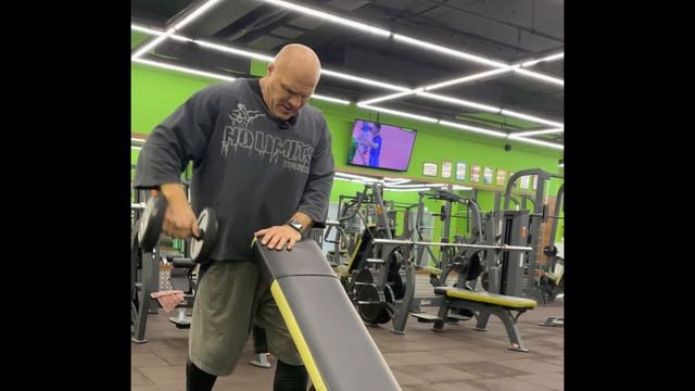 Входим в режим после НГ. Сегодня плечи смотреть онлайн