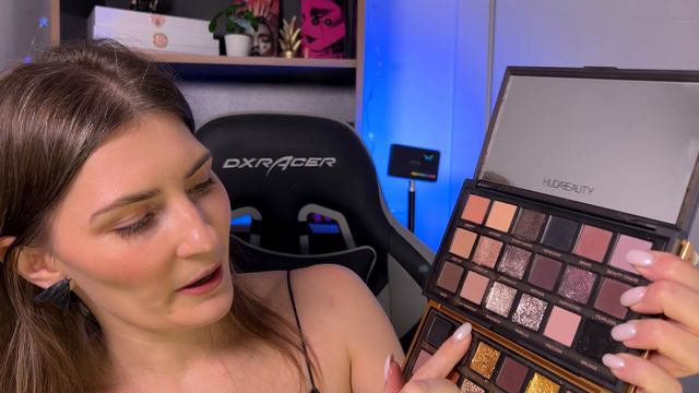 NEW HUDA BEAUTY PRETTY GRUNGE EYESHADOW PALETTE | GRUNGE OR NUDE?
