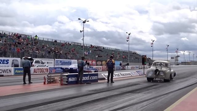 VW Action - 1941 Willys Coupe - Roar Willys - 8.55 @ 153mph смотреть онлайн