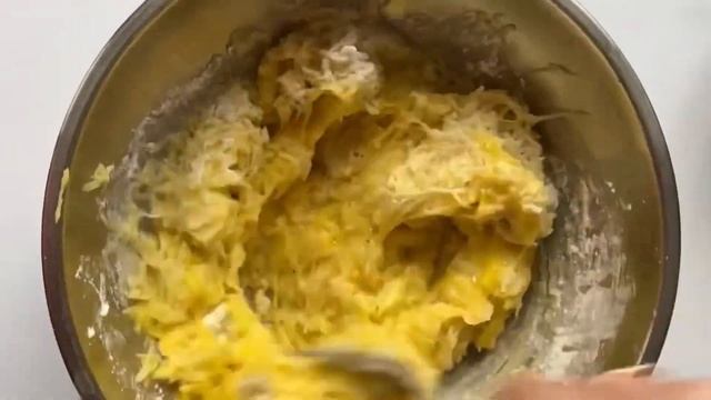 Деруни із картоплі. Драники из картошки. смотреть онлайн