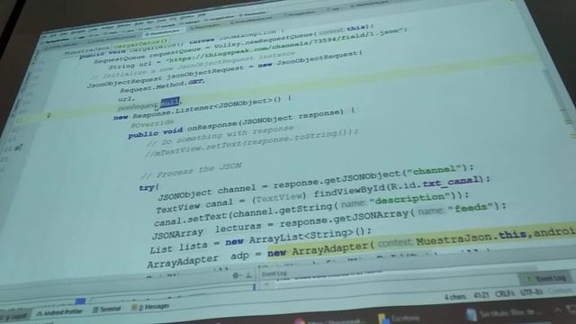 Lectura de JSON con Volley смотреть онлайн