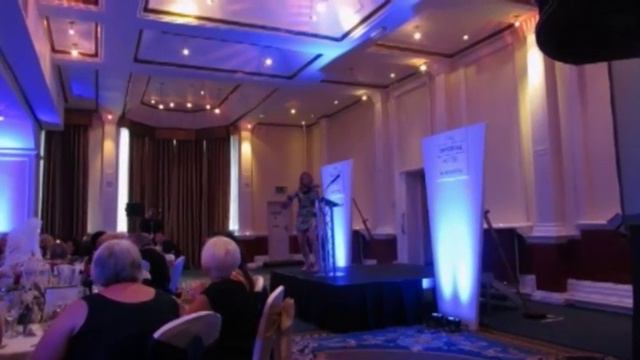 The Manchester Violinist performing Rockabye - Available from AliveNetwork.com смотреть онлайн