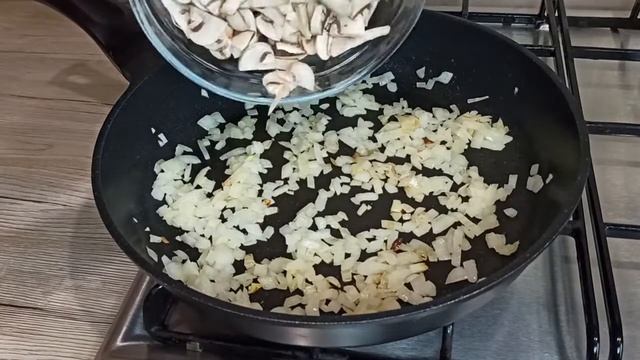 Вы побежите за кальмаром, когда увидите этот рецепт. Отличная закуска для вашего стола. смотреть онлайн