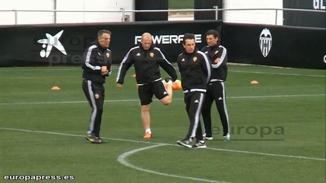 Pako Ayestarán, nuevo entrenador del Valencia CF смотреть онлайн