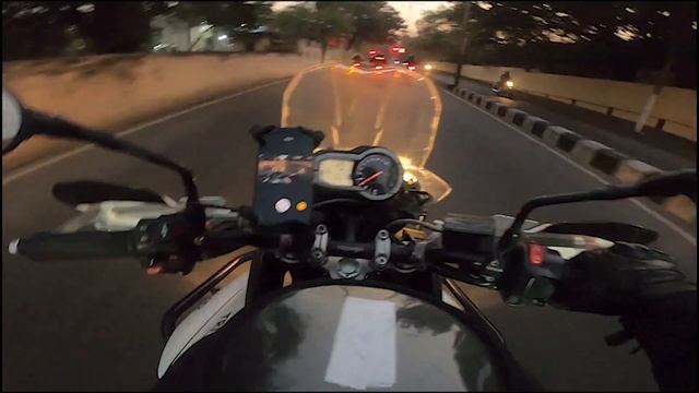 Rocket 3, Honda VFR 1000, Tiger 1200, Tiger 900, Tiger 800, Street Triple, Bonneville in Hyderabad смотреть онлайн