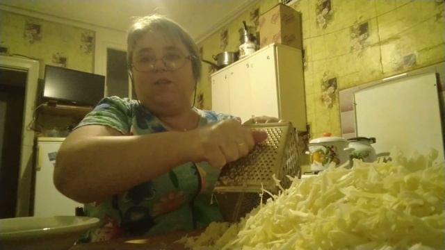 Мариную капусту. смотреть онлайн