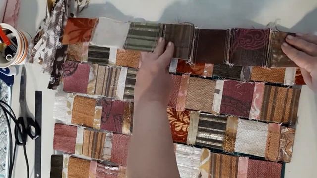 Такая Идея! Сшила коврик из квадратиков и полосок.