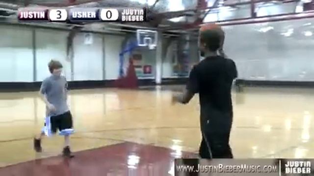 Justin Bieber and Usher 1on1 B-Ball смотреть онлайн