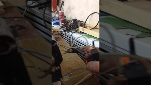 Изменение направления вращения вала движка швейной машине смотреть онлайн
