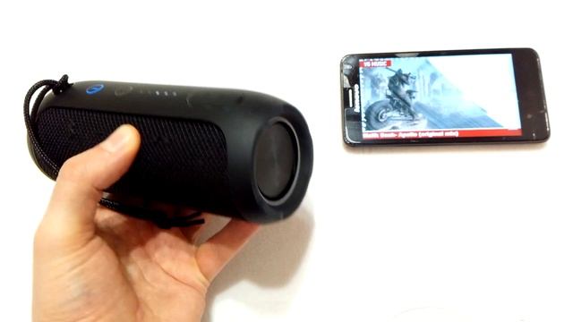 Обзор и распаковка оригинальной портативной колонки JBL Flip 3, секретные функции, тест с водой смотреть онлайн