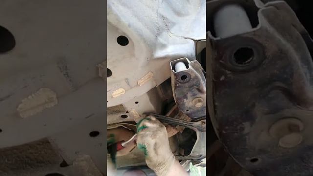 Снятие рулевой рейки Митсубиси Аутлендер 3. смотреть онлайн