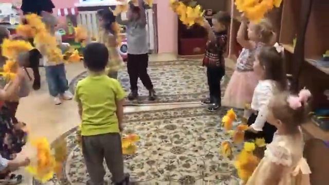 Осенний досуг в младшей группе смотреть онлайн