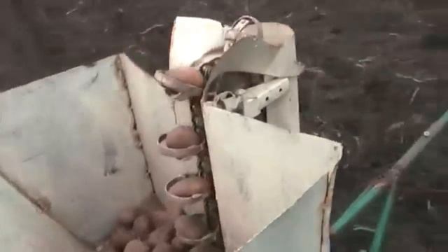 Ручная картофелесажалка/Handmade potato planter смотреть онлайн