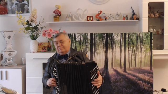 Муз. М. Блантер "Черноглазая казачка" исп.В.Мозбах. смотреть онлайн