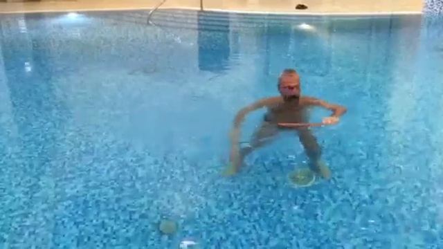 Тайчи в воде. 24 формы с дубинками